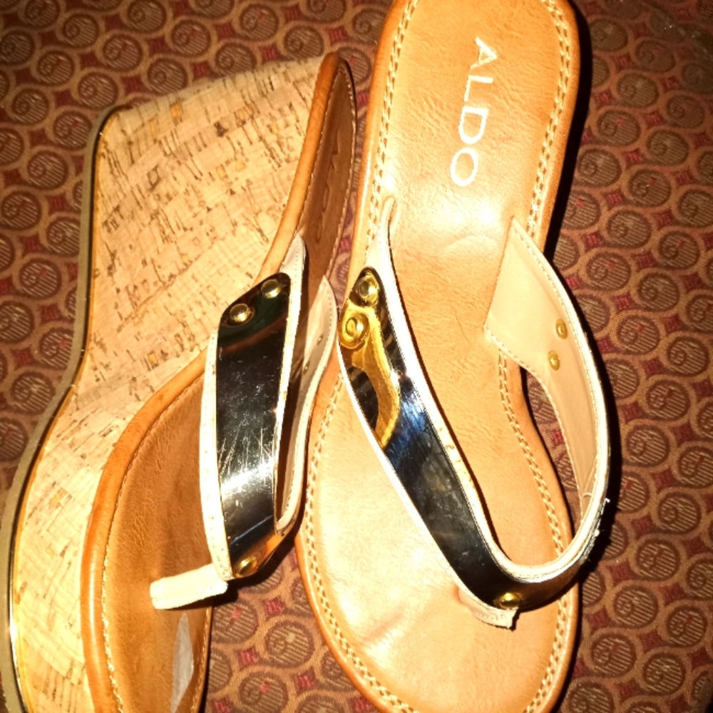 ALDO summer wedges  slip on sandals GUC size 8.5